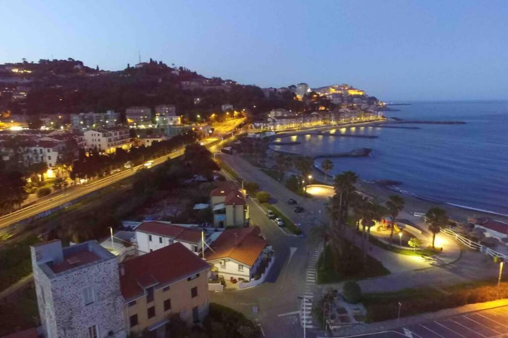 Appartamento Sul Mare Alla Foce Imperia Extérieur photo